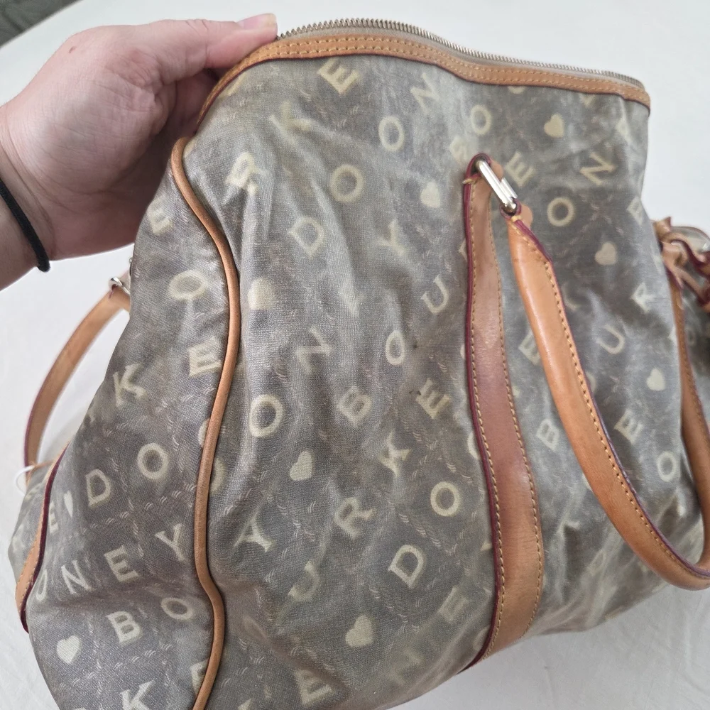 Vintage Dooney & Bourke Brown Spellout Heart Duffle Bag Carry-on Leather Brown - Picture 6 of 16